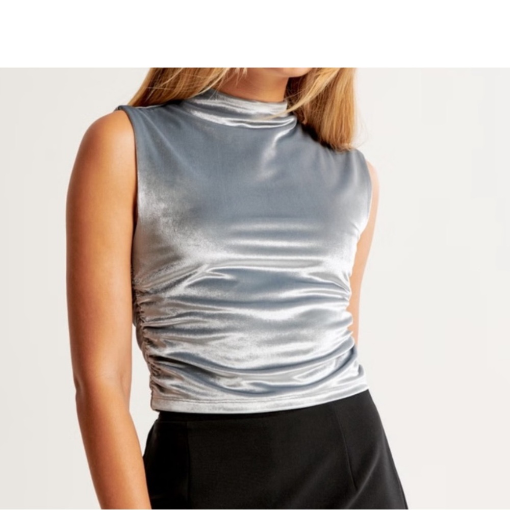 NWT Abercrombie & Fitch Paloma Velvet Top
